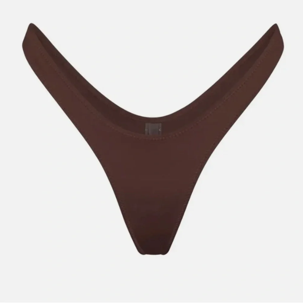 Sw39. Skims recycled swim cheeky tanga bikini bottom in Cocoa nwt 🤎
